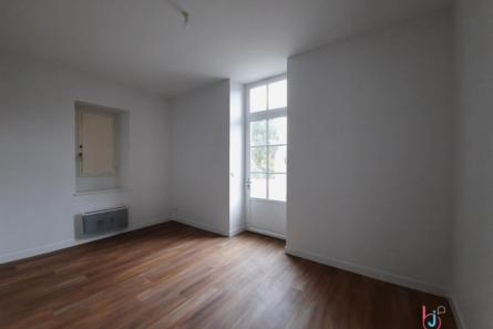 Appartement Le Genest Saint Isle 3 pièce(s) 73 m2