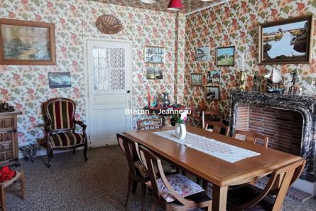 Maison de bourg à la Chapelle au Riboul