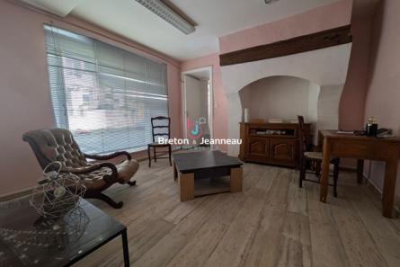 À vendre  Maison à rénover avec fort potentiel  143 m² habitables, proche d'Évron