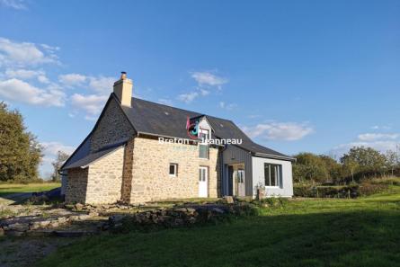 Maison avec annexe sur 2.5ha à Jublains