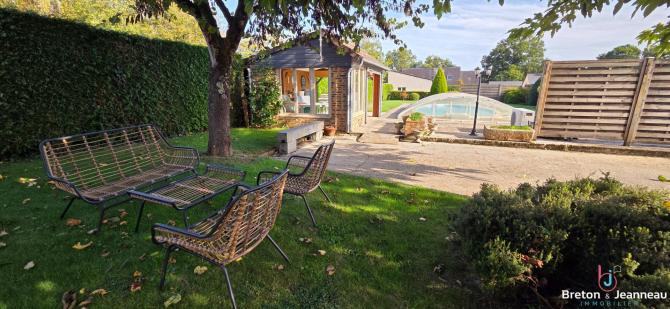 Maison Individuelle de Charme avec Piscine et Jardin