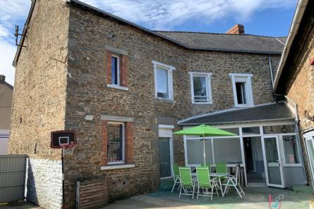 Maison Mayenne 6 pièce(s) 160 m2