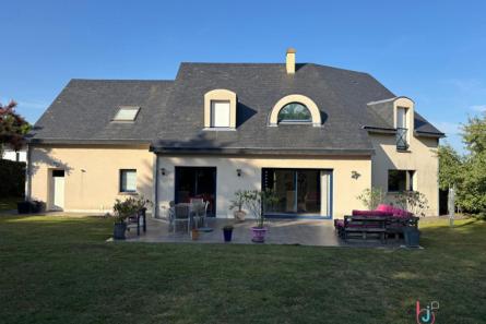 Maison Chateau Gontier Sur Mayenne 6 pièce(s) 200 m2