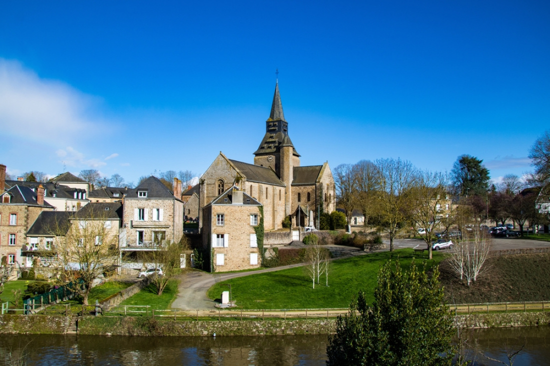 Biens immobiliers disponibles dans un village en Mayenne