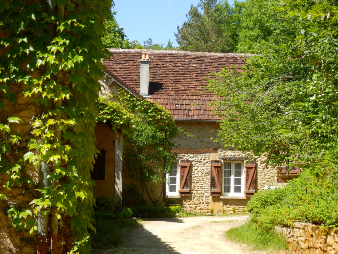 Un g&icirc;te &agrave; la campagne