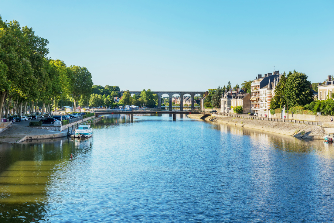 La rivière la Mayenne, traverse la ville de Laval