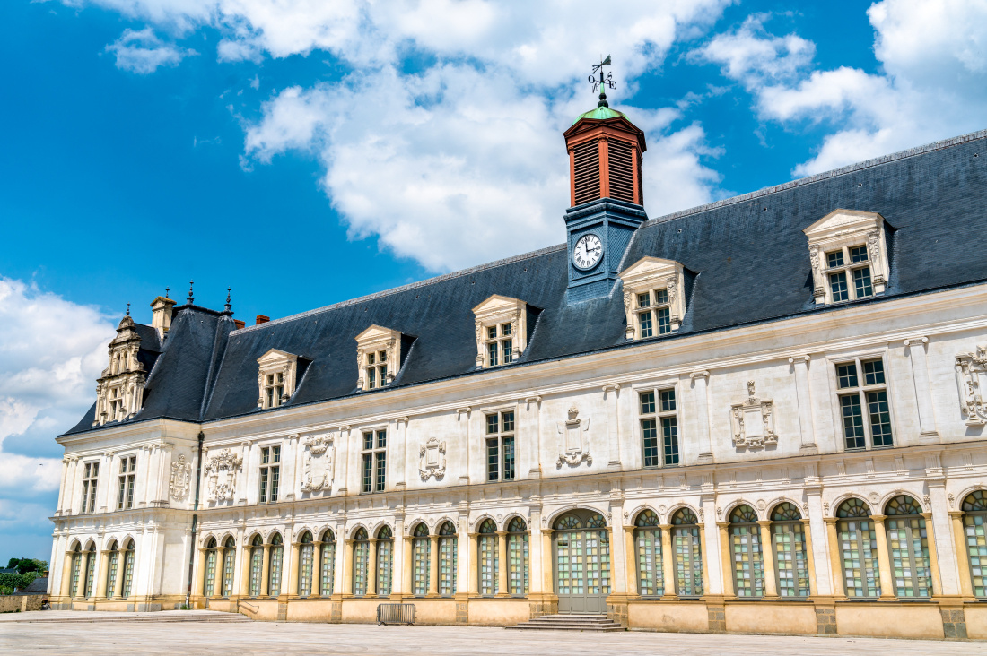 Chateau-Neuf &agrave; Laval