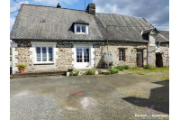 Stone farmhouse on the Mayenne/Villaines la Juhel axis