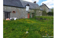 Stone farmhouse on the Mayenne/Villaines la Juhel axis