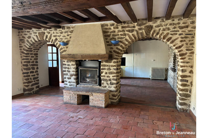 Maison en pierres à Neuvillalais 72