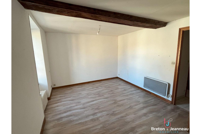 Maison en pierres à Neuvillalais 72