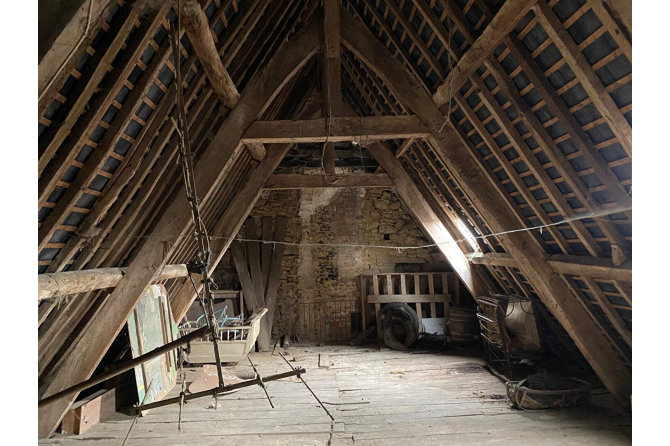 Maison  à rénover à Saint Christophe des Bois , dépendances, grand terrain