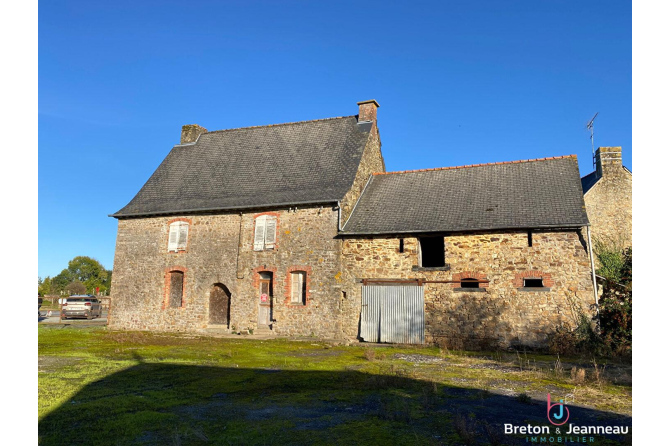 Maison  à rénover à Saint Christophe des Bois , dépendances, grand terrain