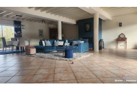 Magnifique Maison en Pierres avec Piscine  À 15 min de Laval