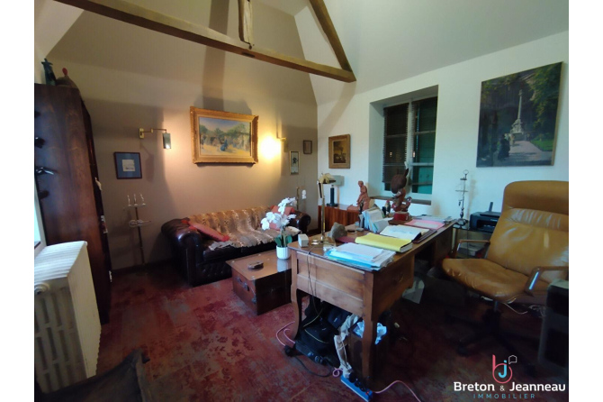 Ancien presbytère proche de Beaumont sur Sarthe