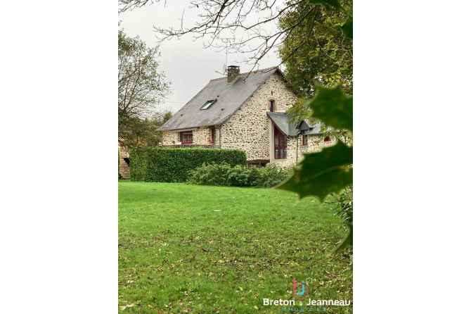 Ancien moulin sur 9200 m² à Javron les Chapelles