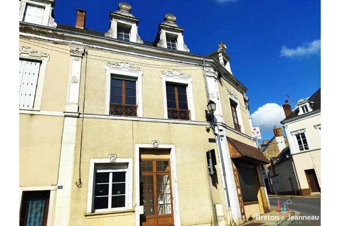 Maison sur Sillé le Guillaume