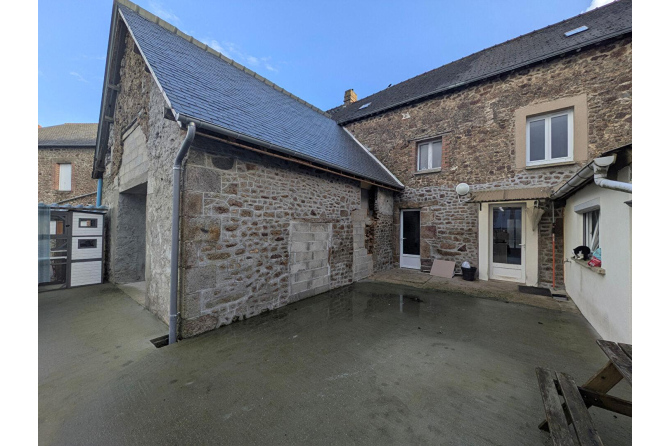 Maison de ville rénovée secteur Mayenne