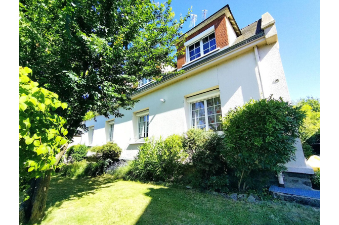 Maison de ville à Mayenne