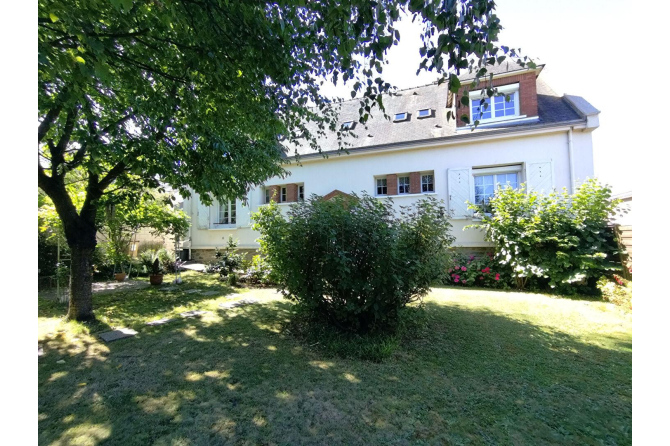 Maison de ville à Mayenne
