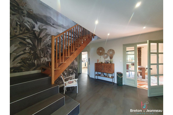 Belle Maison Familiale sur Grand Terrain, environnement Recherché aux Portes de Laval