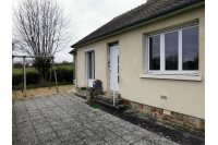 Maison de plain-pied sur près d'un hectare secteur Bais