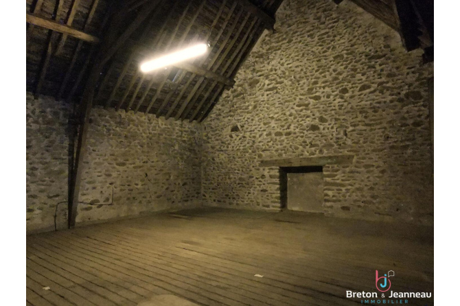Maison à La Chapelle au Riboul