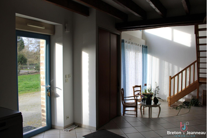 Maison de campagne de 137 m² à Saint Hilaire du Maine