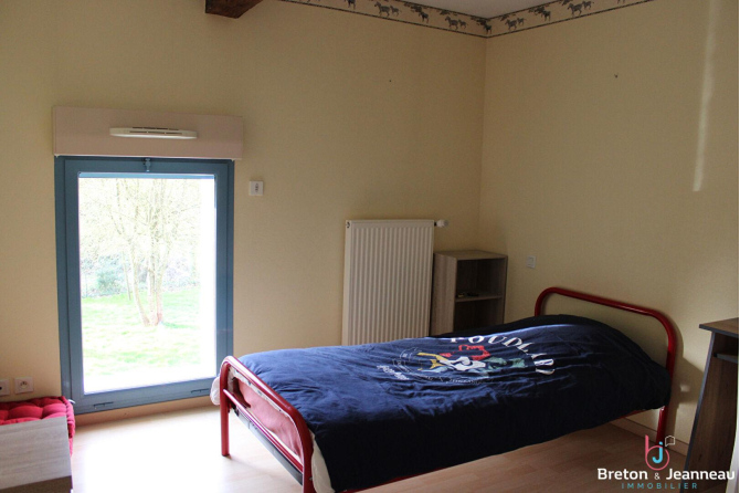 Maison de campagne de 137 m² à Saint Hilaire du Maine