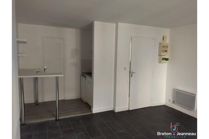 STUDIO à MAYENNE