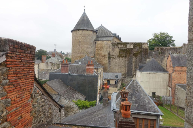 STUDIO à MAYENNE