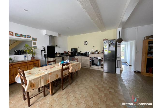 Maison de bourg à Neuvillette en Charnie
