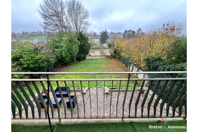 Maison Laval vue Mayenne