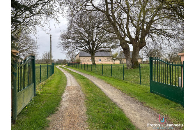 Maison sur 1ha 87 secteur Château-Gontier