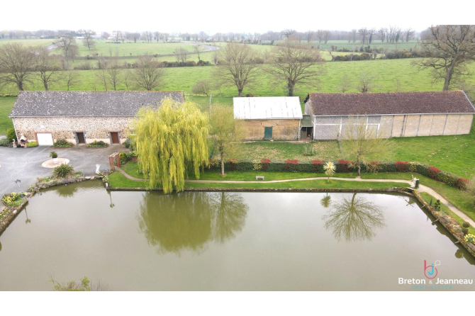 Maison sur 1ha 87 secteur Château-Gontier