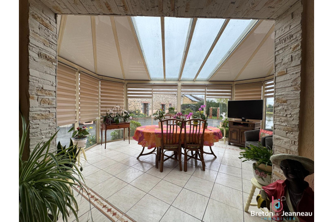 Maison sur 1ha 87 secteur Château-Gontier