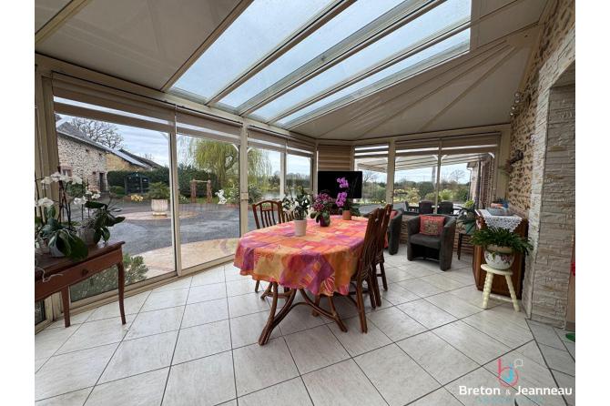 Maison sur 1ha 87 secteur Château-Gontier