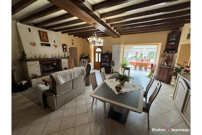 Maison sur 1ha 87 secteur Château-Gontier