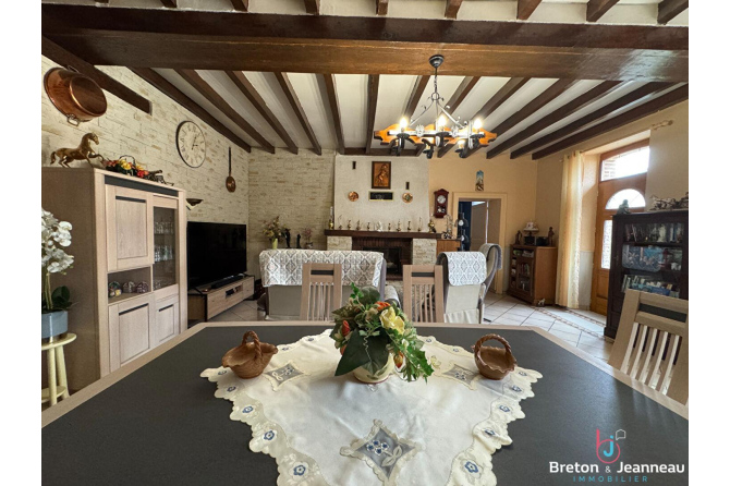 Maison sur 1ha 87 secteur Château-Gontier