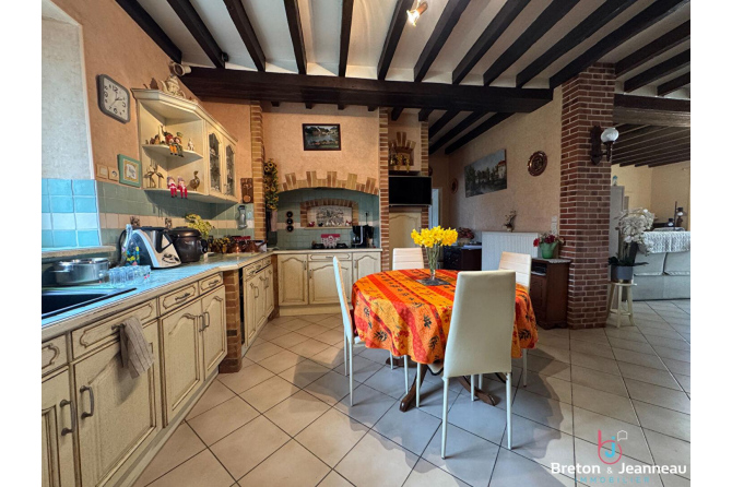 Maison sur 1ha 87 secteur Château-Gontier