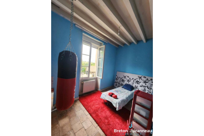 Ancien Presbytère à Chassilé