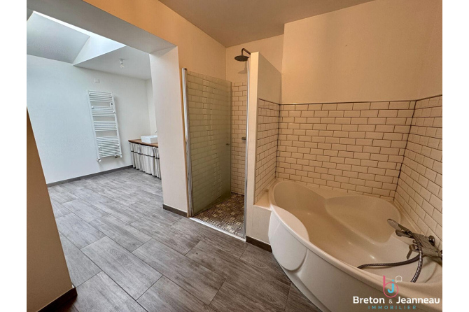 Maison Laval - Quartier Saint Pierre le Potier