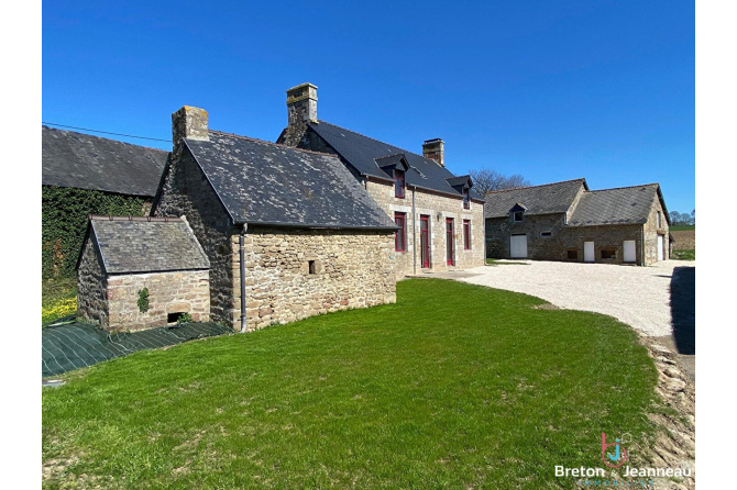 Maison rénovée 139 m² à St Germain en Cogles 35