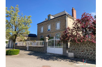 Maison avec dépendances à Javron Les Chapelles