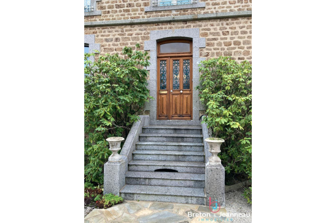 Maison avec dépendances à Javron Les Chapelles