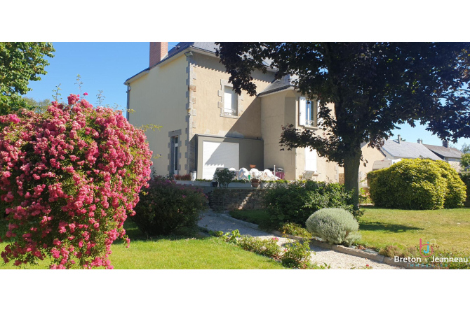 Maison avec dépendances à Javron Les Chapelles