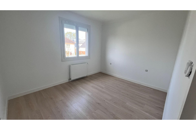 Maison Saint Berthevin 5 pièce(s) 90 m2