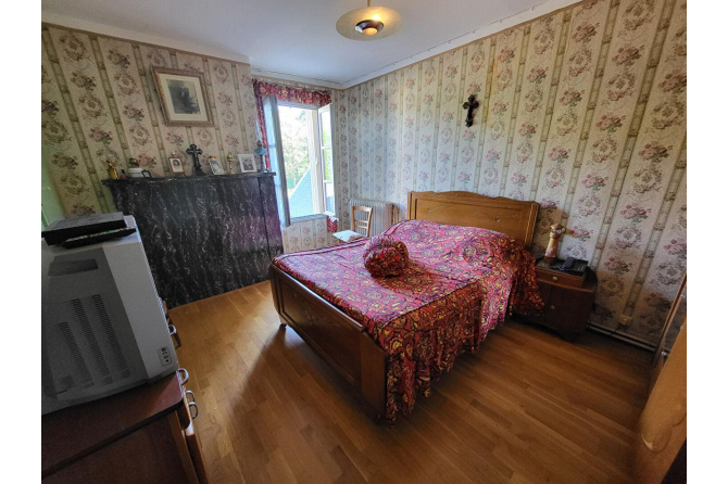 Maison à Montsûrs