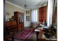 Maison de ville avec terrain à rénover à Mayenne