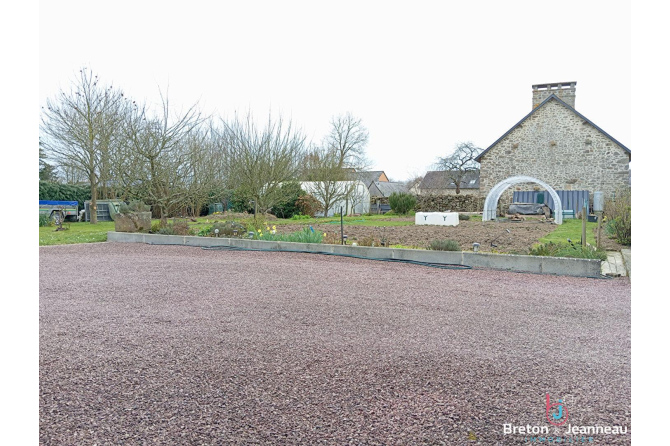 Propriété en pierres secteur Mayenne